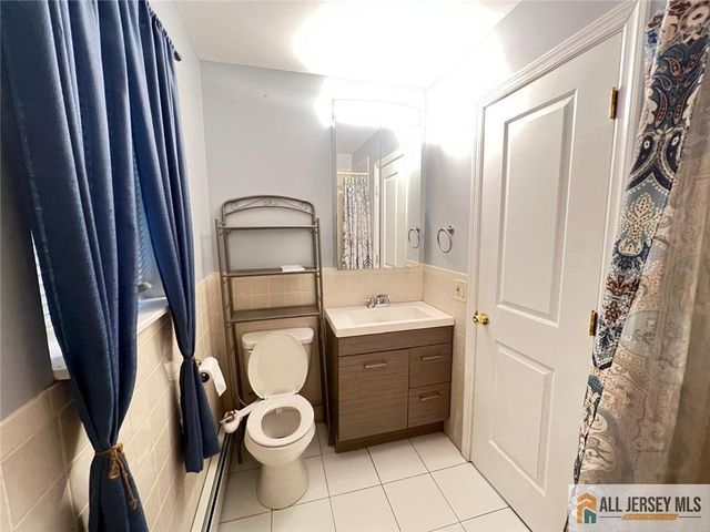 406 Cranbury Road 7, East Brunswick, NJ 08816