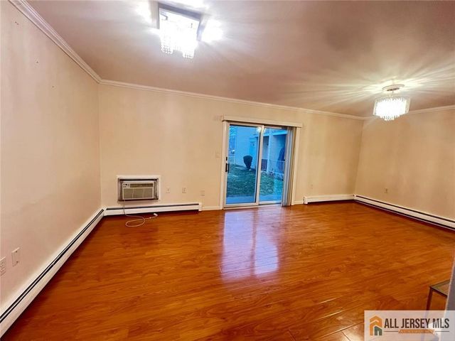 406 Cranbury Road 7, East Brunswick, NJ 08816