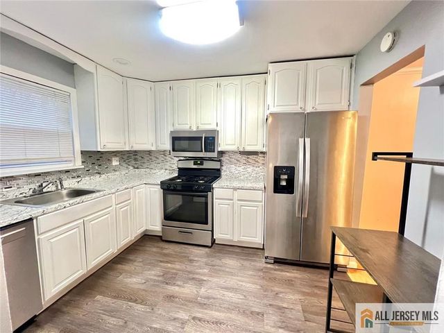 406 Cranbury Road 7, East Brunswick, NJ 08816