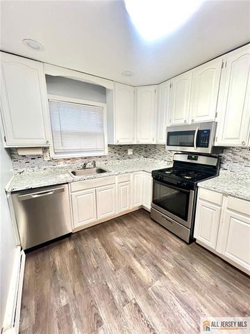 406 Cranbury Road 7, East Brunswick, NJ 08816