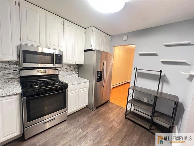 406 Cranbury Road 7, East Brunswick, NJ 08816