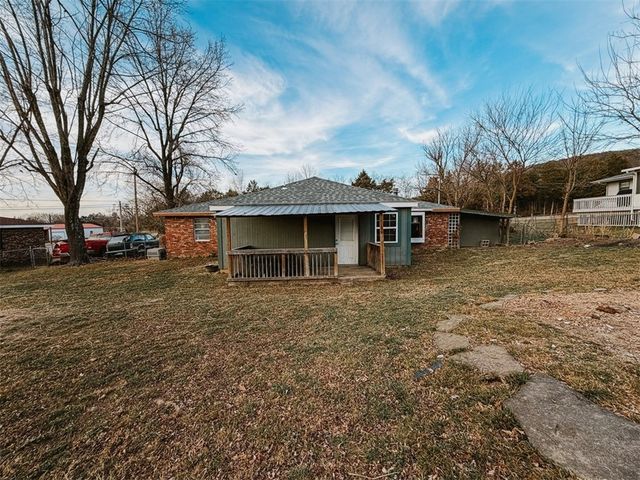1203 E College Avenue, Berryville, AR 72616