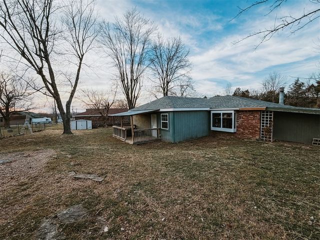 1203 E College Avenue, Berryville, AR 72616