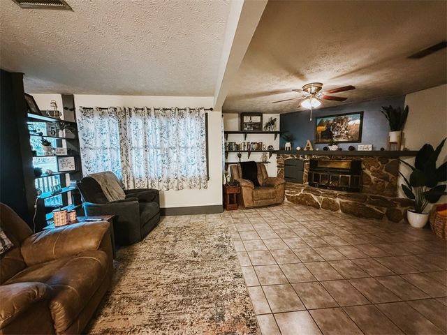 1203 E College Avenue, Berryville, AR 72616