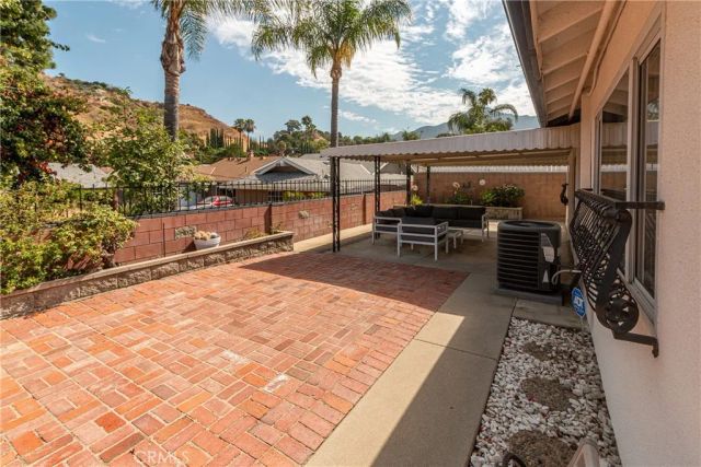 8127 Grove Street, Sunland, CA 91040