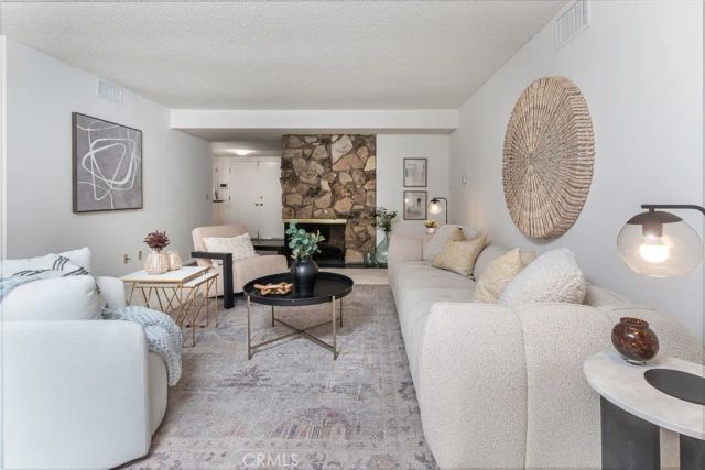 8127 Grove Street, Sunland, CA 91040
