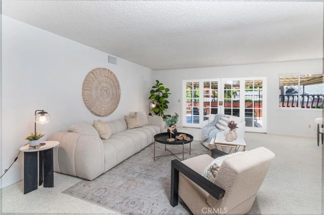 8127 Grove Street, Sunland, CA 91040