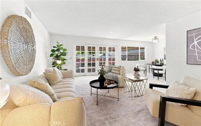 8127 Grove Street, Sunland, CA 91040