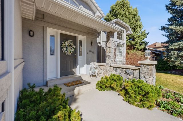 1093 E BIRCHBROOK CIR, Cottonwood Heights, UT 84047