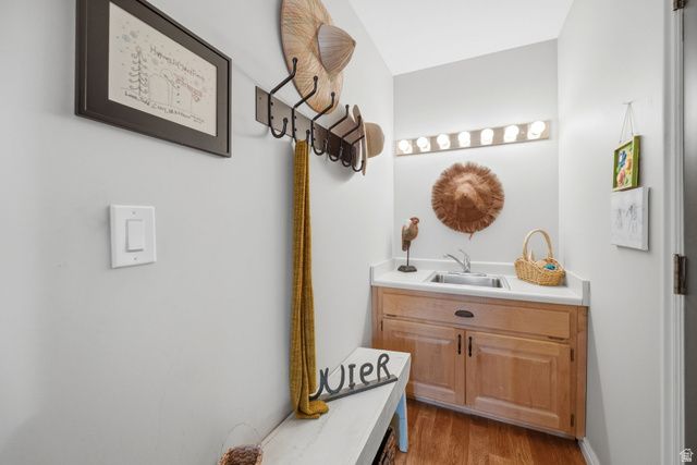 1093 E BIRCHBROOK CIR, Cottonwood Heights, UT 84047