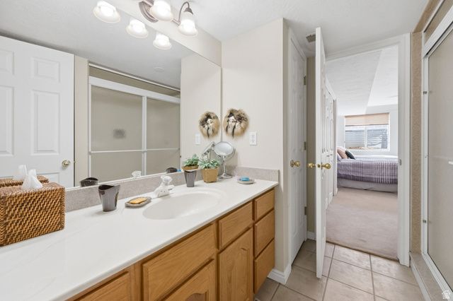 1093 E BIRCHBROOK CIR, Cottonwood Heights, UT 84047