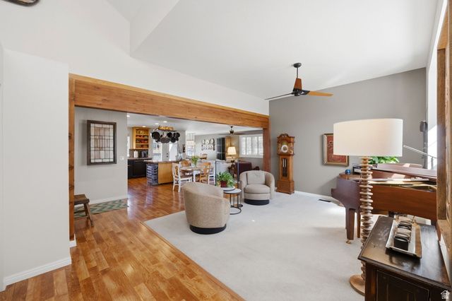 1093 E BIRCHBROOK CIR, Cottonwood Heights, UT 84047