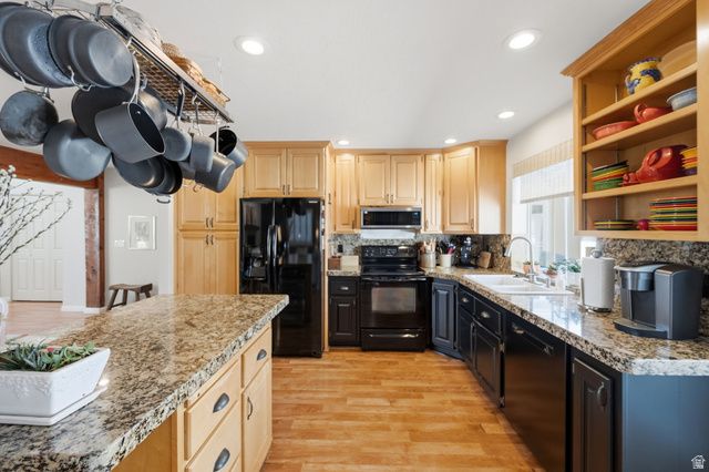 1093 E BIRCHBROOK CIR, Cottonwood Heights, UT 84047