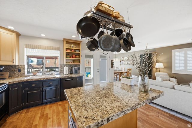 1093 E BIRCHBROOK CIR, Cottonwood Heights, UT 84047