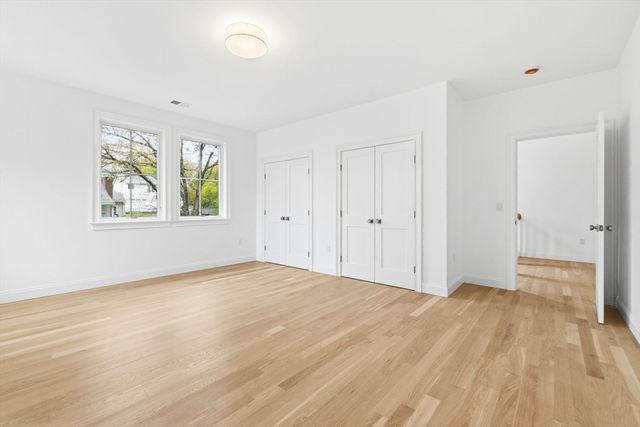 8 Priscilla Ln, Winchester, MA 01890