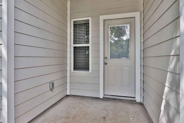 496B Golden Street B, Willis, TX 77378