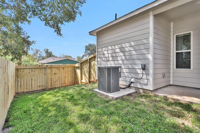 496B Golden Street B, Willis, TX 77378