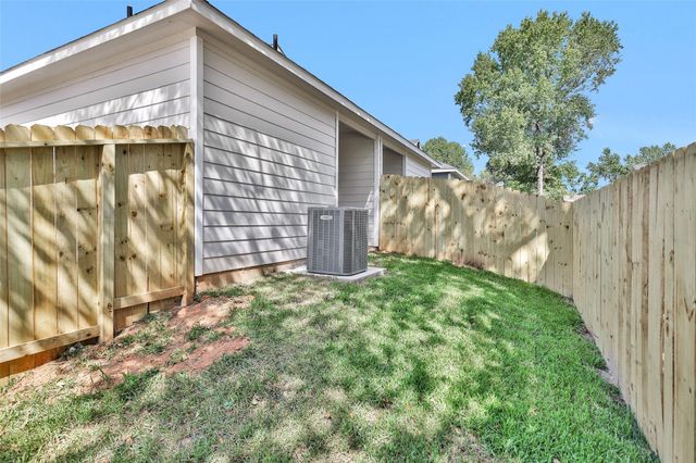 496B Golden Street B, Willis, TX 77378