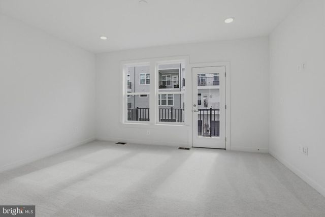 16096 FREDERICK RD, Rockville, MD 20850