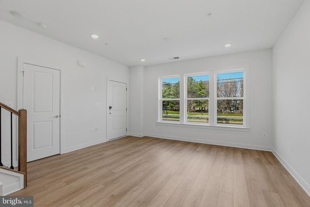 16096 FREDERICK RD, Rockville, MD 20850