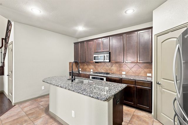 6918 Nava, Grand Prairie, TX 75054