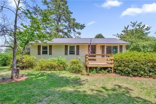 219 E Clinton Street, Autryville, NC 28318
