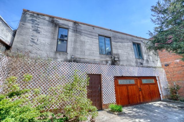 48-11 37th Street, New York City, NY 11101