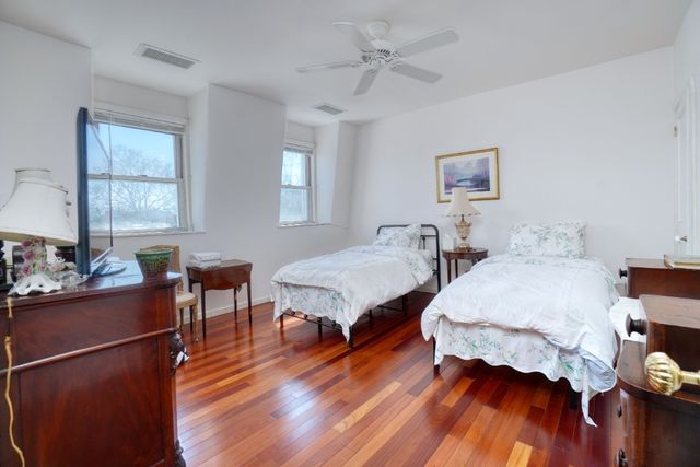 48-11 37th Street, New York City, NY 11101