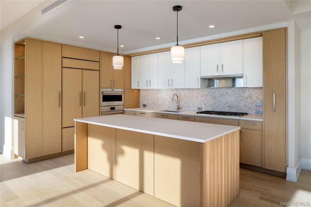 4 Lighthouse Landing 204, Sleepy Hollow, NY 10591