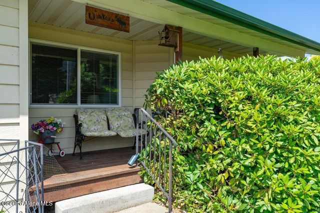 5687 N 15th ST, Dalton Gardens, ID 83815