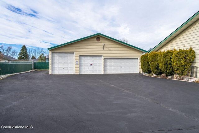 5687 N 15th ST, Dalton Gardens, ID 83815