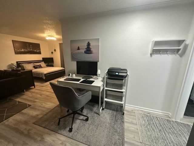 5036 N Hall Street, Dallas, TX 75235