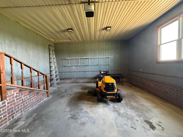 1437 Louie Pollock Road, La Grange, NC 28551