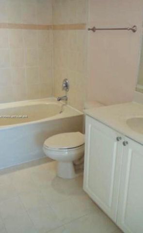 20950 SW 87th Ave 203, Cutler Bay, FL 33189