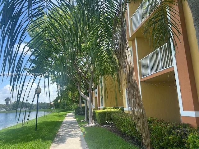 20950 SW 87th Ave 203, Cutler Bay, FL 33189