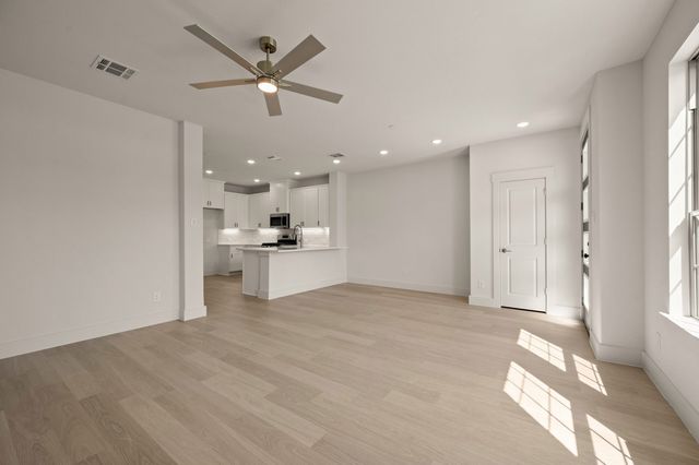 1821 Summer Aura, Mesquite, TX 75181