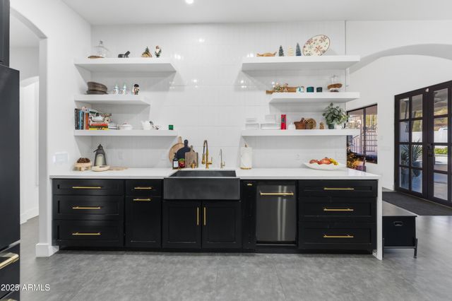 18190 W SANTA ALBERTA Lane, Goodyear, AZ 85338