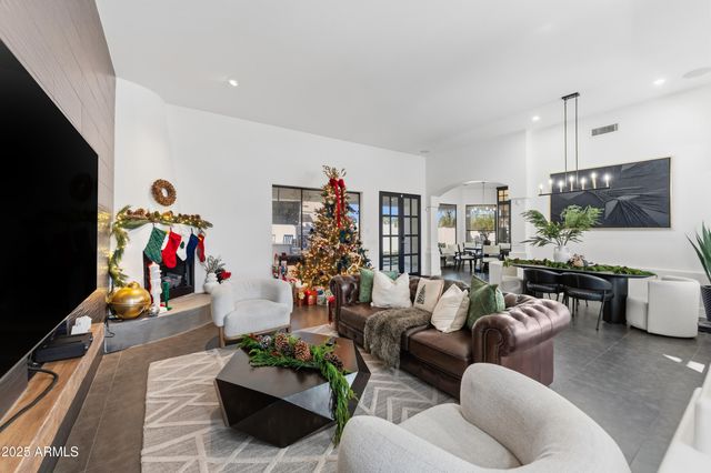 18190 W SANTA ALBERTA Lane, Goodyear, AZ 85338