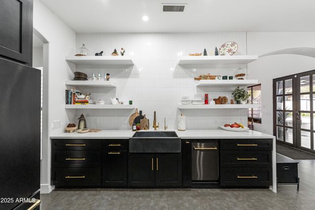 18190 W SANTA ALBERTA Lane, Goodyear, AZ 85338