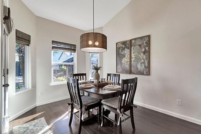 558 W Serena Avenue, Clovis, CA 93619