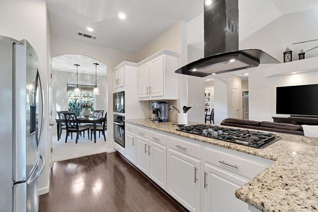 558 W Serena Avenue, Clovis, CA 93619
