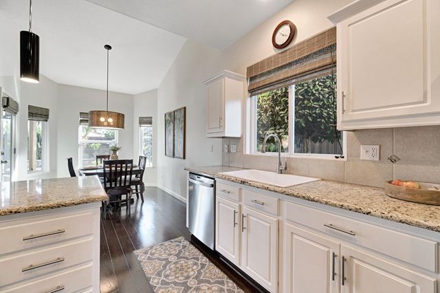 558 W Serena Avenue, Clovis, CA 93619