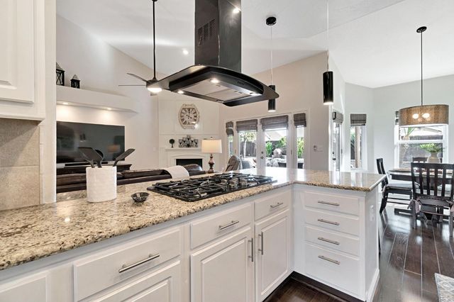 558 W Serena Avenue, Clovis, CA 93619