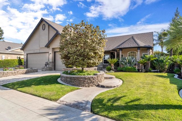 558 W Serena Avenue, Clovis, CA 93619