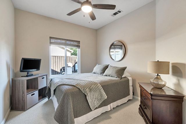 558 W Serena Avenue, Clovis, CA 93619