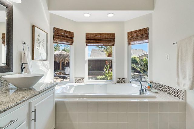 558 W Serena Avenue, Clovis, CA 93619
