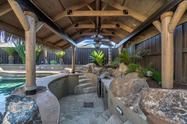558 W Serena Avenue, Clovis, CA 93619