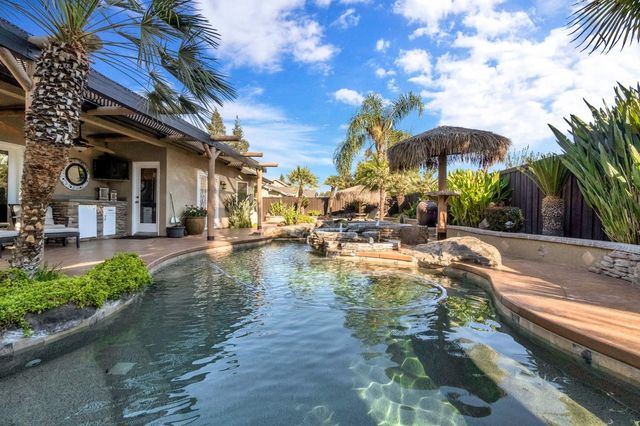 558 W Serena Avenue, Clovis, CA 93619