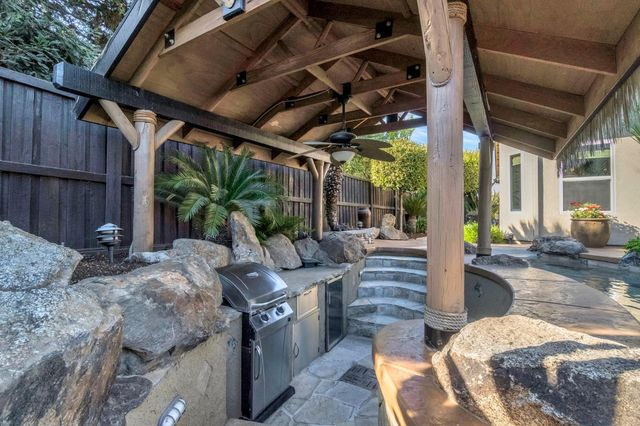 558 W Serena Avenue, Clovis, CA 93619