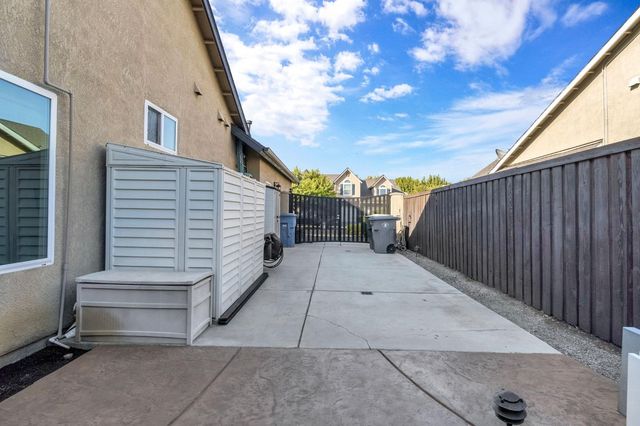 558 W Serena Avenue, Clovis, CA 93619